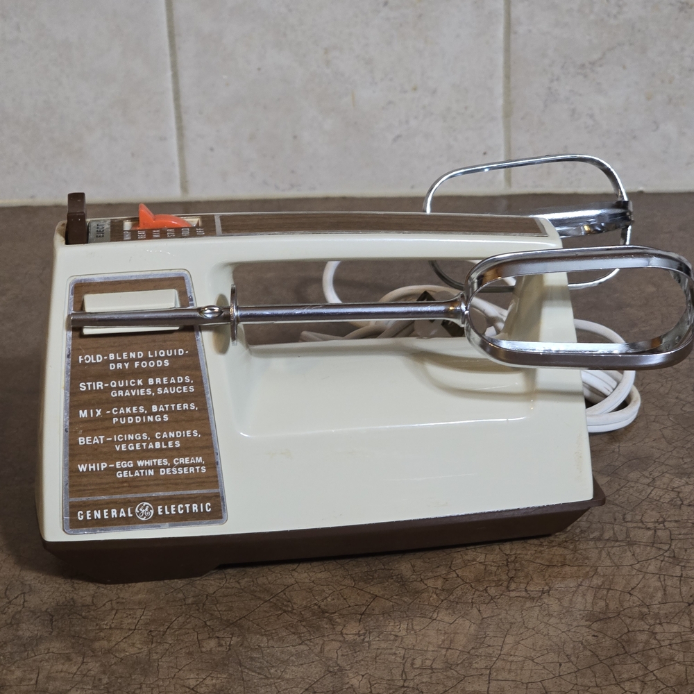 General Electric Vintage Mixer in Cream and Brown